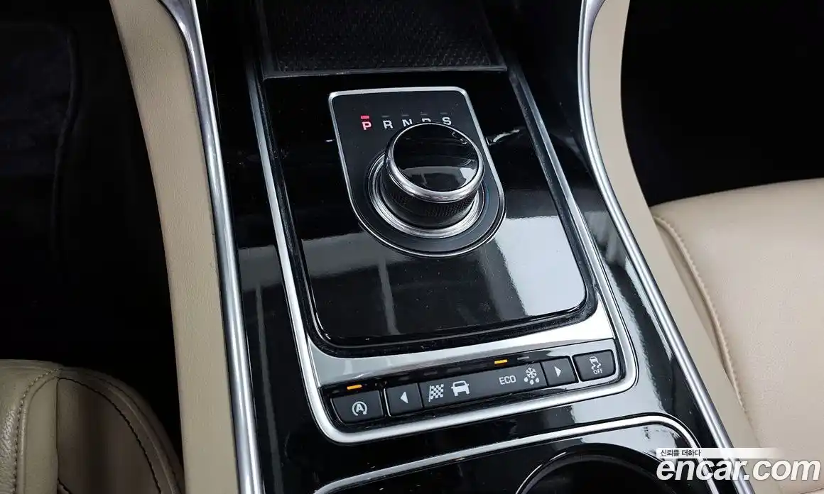 Jaguar XE 2017 2.0 гидро, фото 12