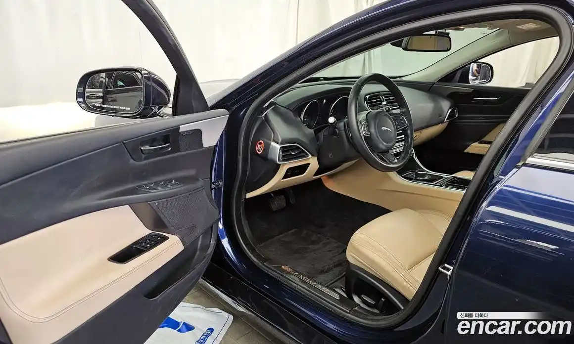 Jaguar XE 2017 2.0 гидро, фото 13