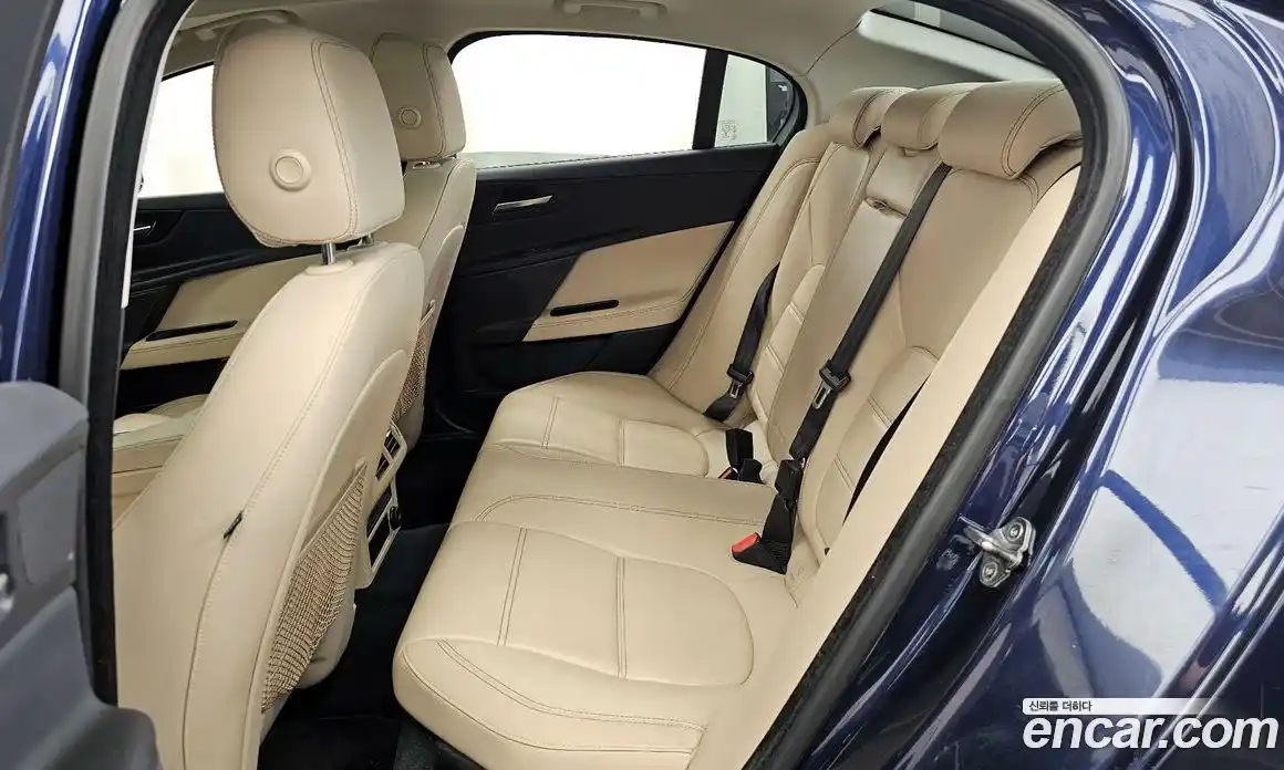 Jaguar XE 2017 2.0 гидро, фото 16