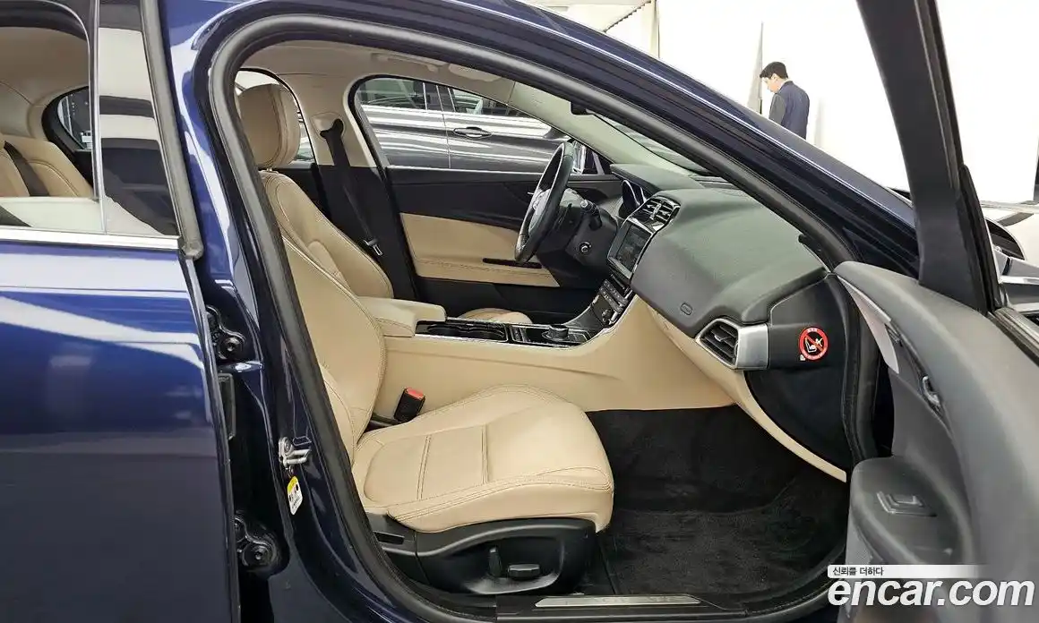 Jaguar XE 2017 2.0 гидро, фото 17