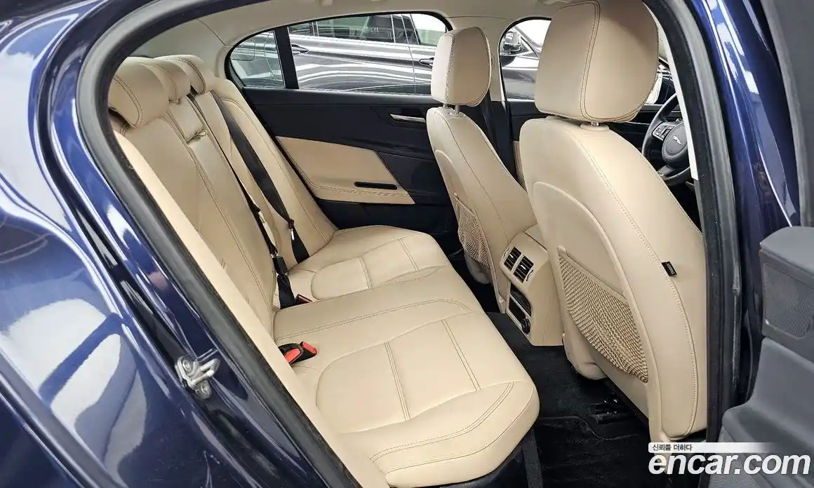 Jaguar XE 2017 2.0 гидро, фото 18