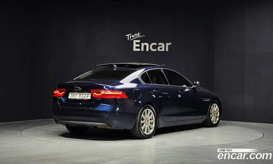 Jaguar XE 2017 2.0 гидро, фото 2