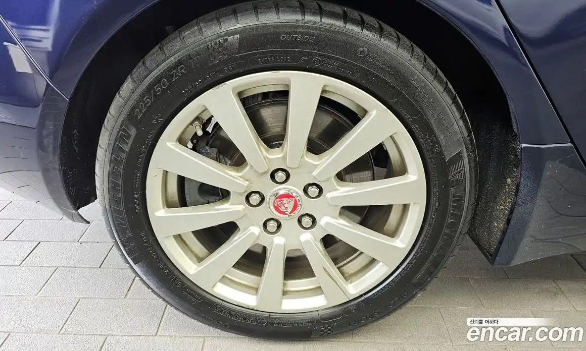 Jaguar XE 2017 2.0 гидро, фото 5