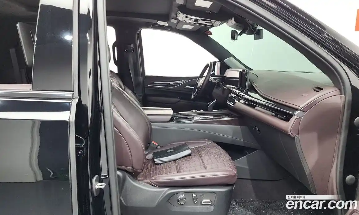 Cadillac Escalade 2023 6.2 гидро, фото 16