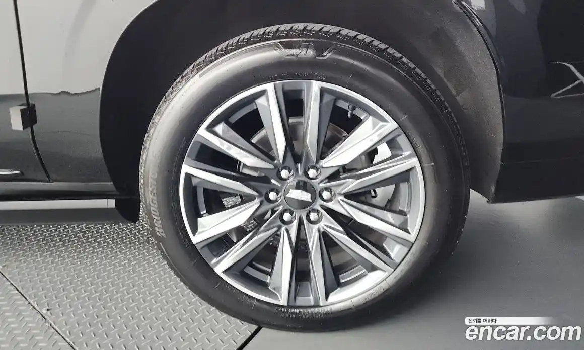 Cadillac Escalade 2023 6.2 гидро, фото 7