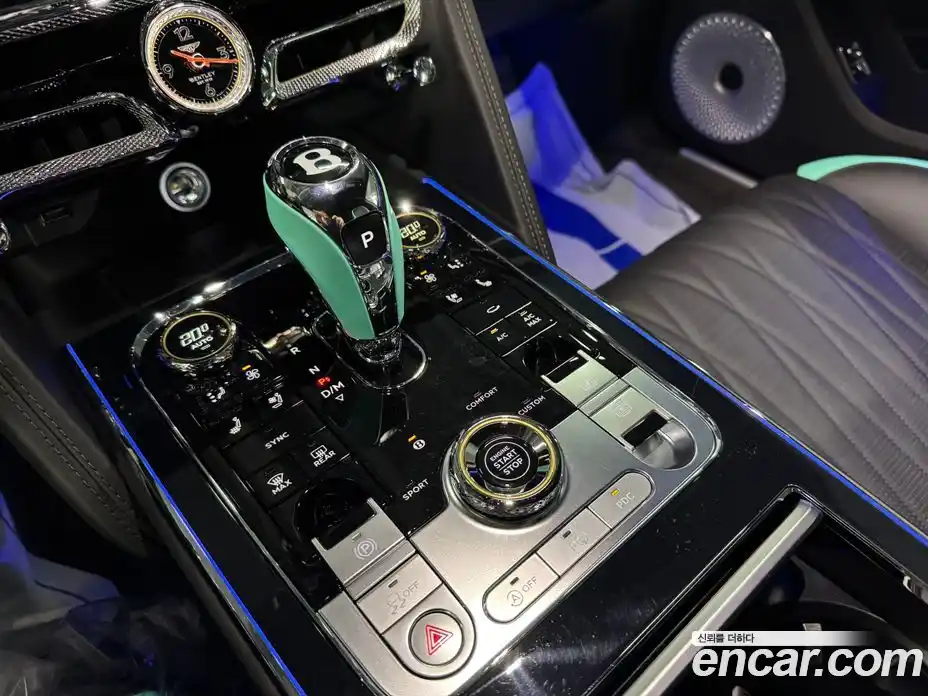 Bentley Flying Spur 2023 4.0 гидро, фото 11
