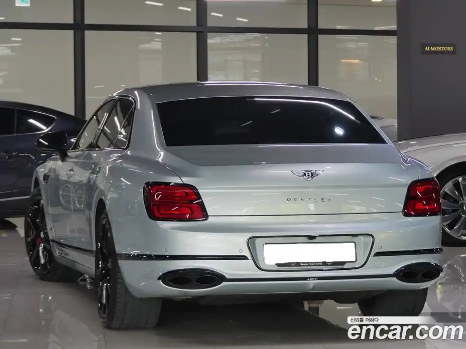 Bentley Flying Spur 2023 4.0 гидро, фото 3