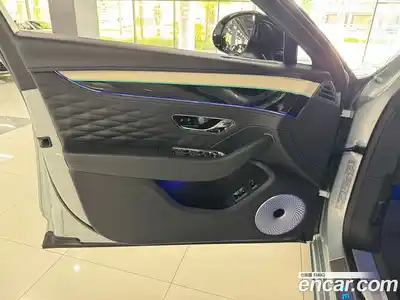 Bentley Flying Spur 2023 4.0 гидро, миниатюра 7