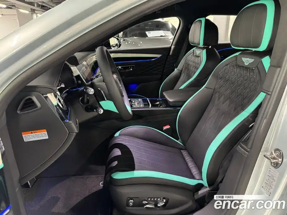 Bentley Flying Spur 2023 4.0 гидро, фото 8
