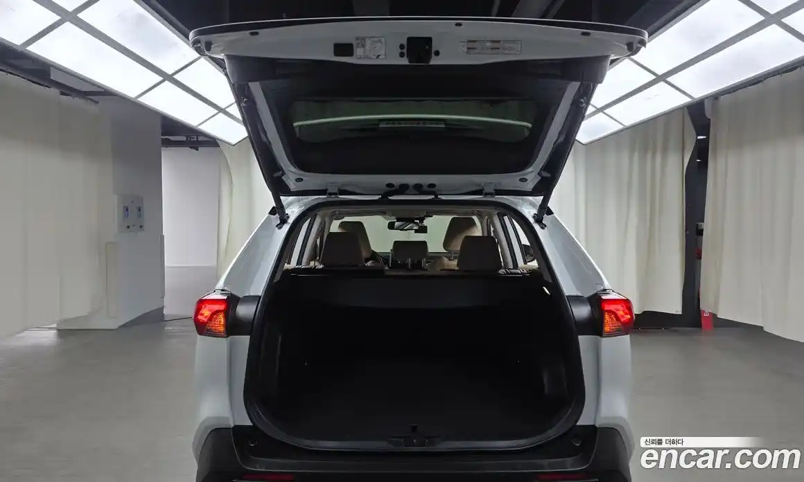Toyota RAV4 2024 2.5 гидро, фото 20