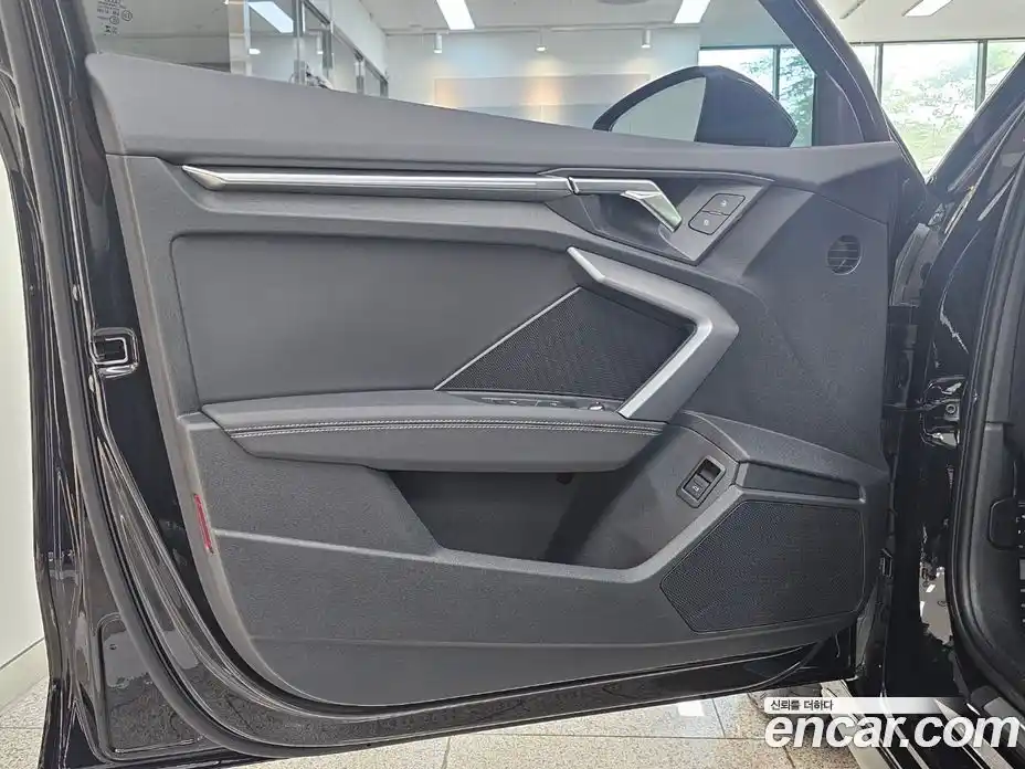 Audi A3 2025 2.0 автомат (гидро), фото 12
