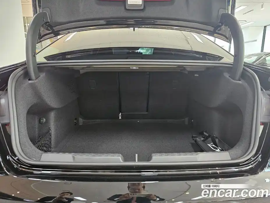 Audi A3 2025 2.0 автомат (гидро), фото 13