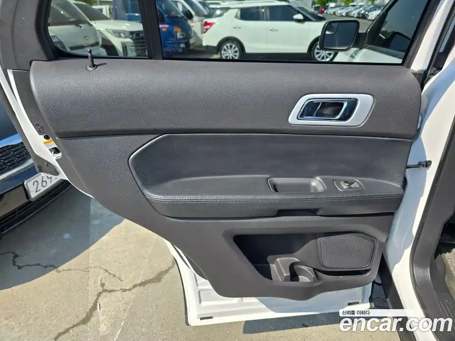 Ford Explorer 2015 3.5 автомат (гидро), фото 16