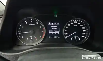 Hyundai Avante 2016 1.6 автомат (гидро), миниатюра 11