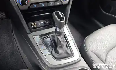 Hyundai Avante 2016 1.6 автомат (гидро), миниатюра 12