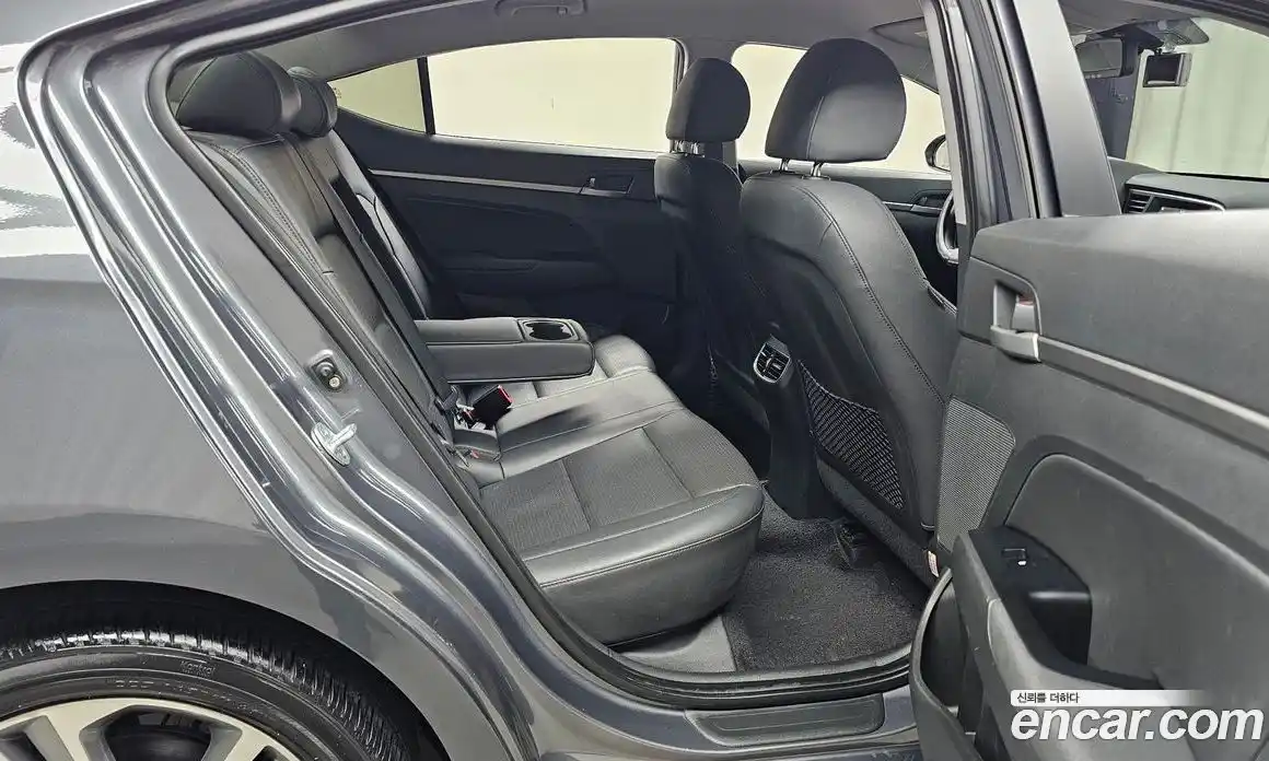 Hyundai Avante 2016 1.6 автомат (гидро), фото 17