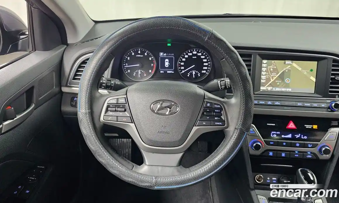 Hyundai Avante 2016 1.6 автомат (гидро), фото 20
