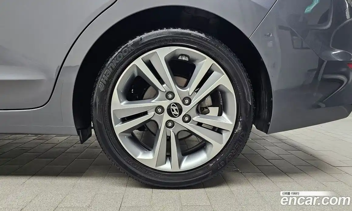 Hyundai Avante 2016 1.6 автомат (гидро), фото 7