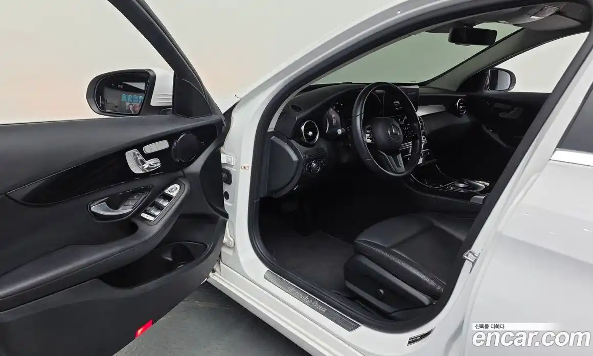 Mercedes-Benz C-Class 2019 2.0 автомат (гидро), фото 13