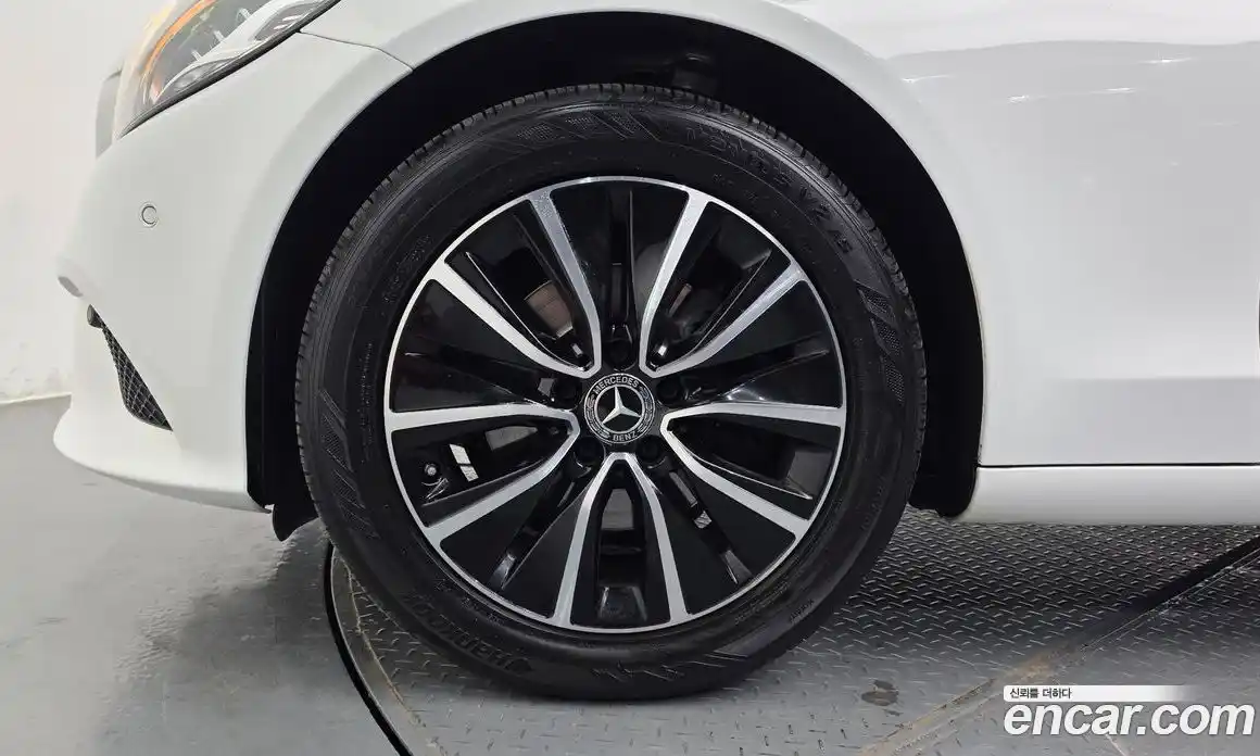 Mercedes-Benz C-Class 2019 2.0 автомат (гидро), фото 5
