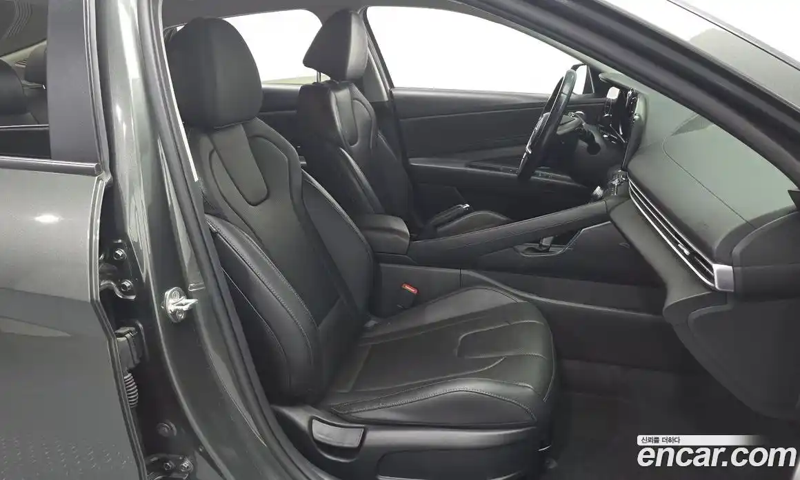 Hyundai Avante 2022 1.6 автомат (гидро), фото 18