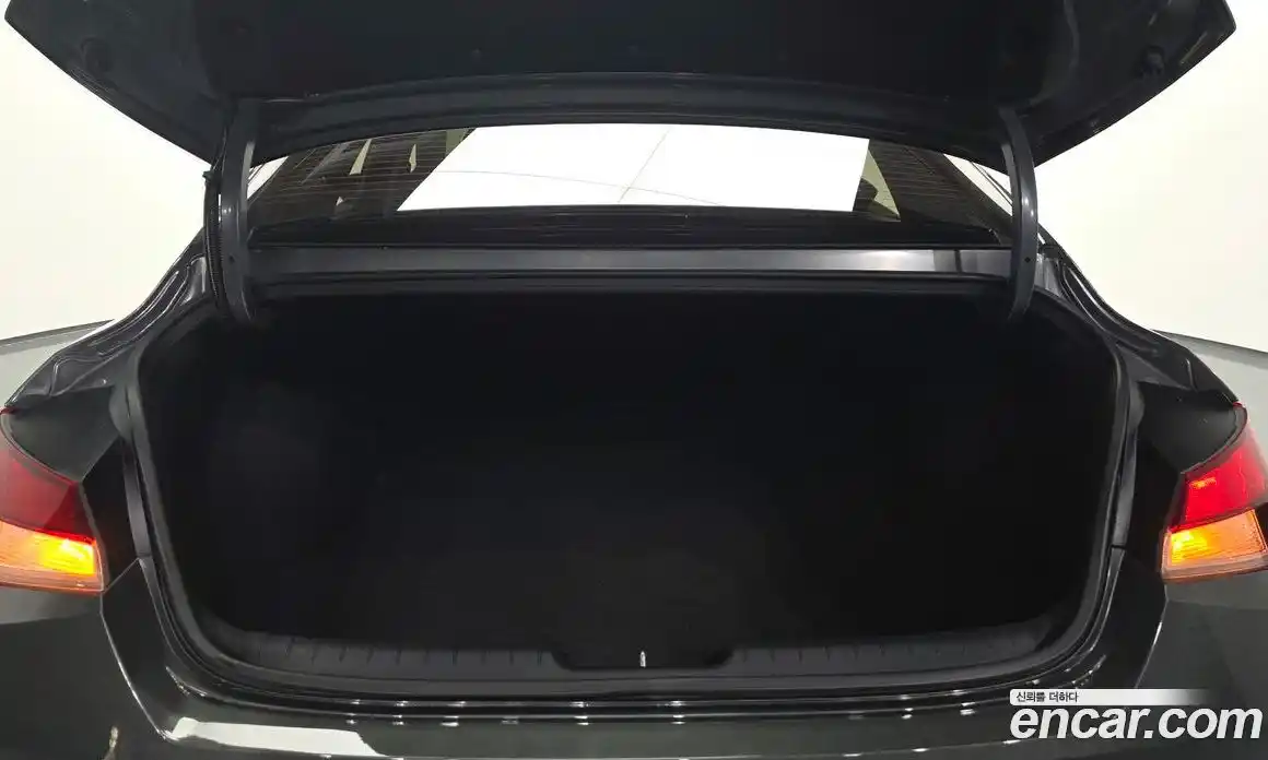 Hyundai Avante 2022 1.6 автомат (гидро), фото 26