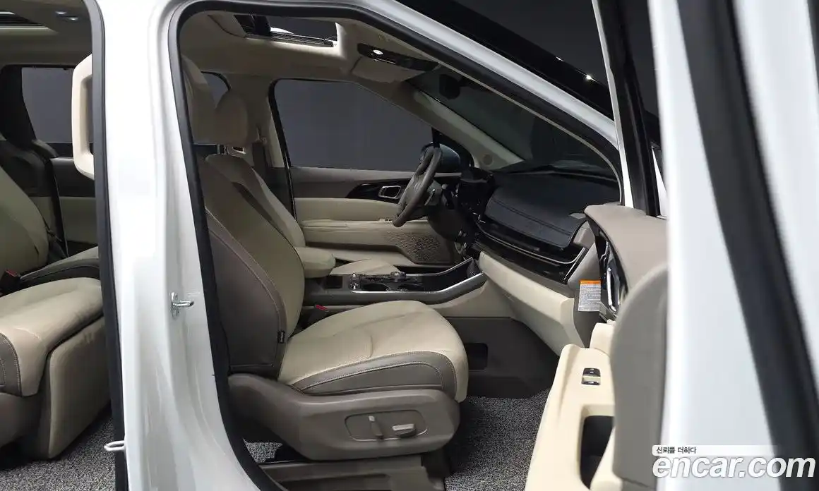 Kia Carnival 2024 1.6 автомат (гидро), фото 17