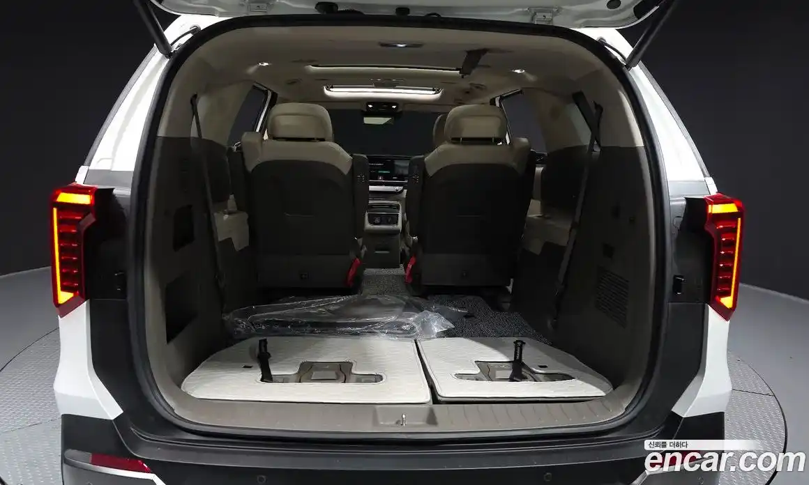 Kia Carnival 2024 1.6 автомат (гидро), фото 26