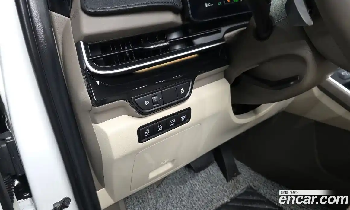 Kia Carnival 2024 1.6 автомат (гидро), фото 27