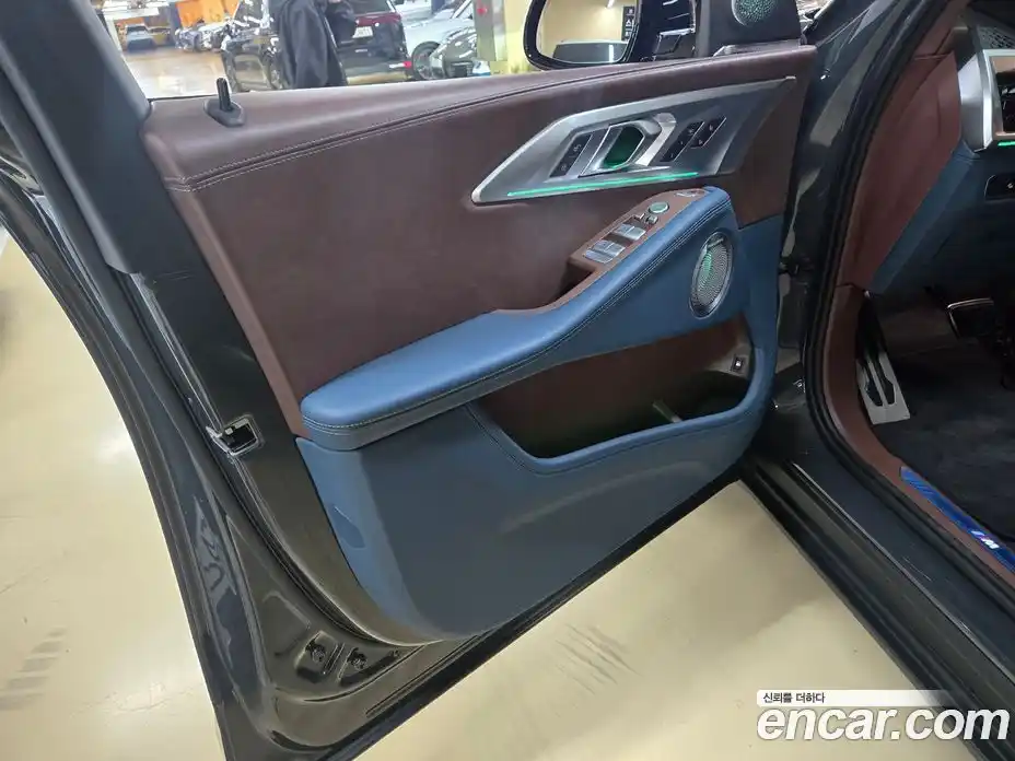 BMW XM 2025 4.4 автомат (гидро), фото 13