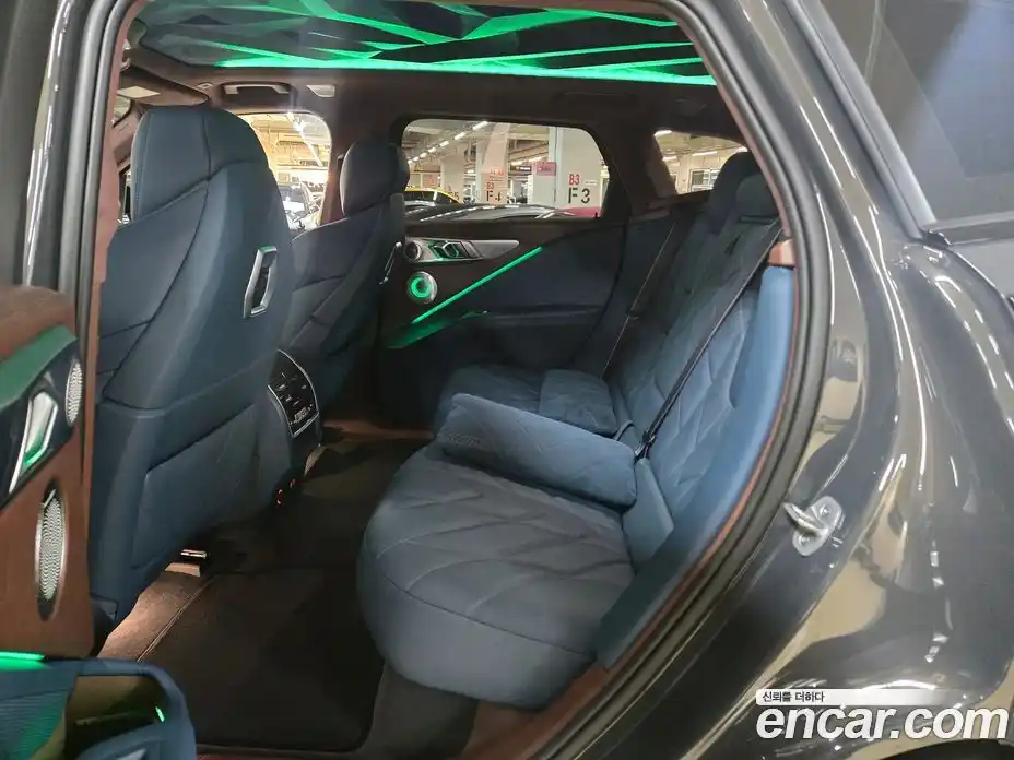 BMW XM 2025 4.4 автомат (гидро), фото 14
