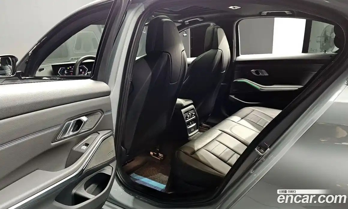 BMW 3 серия 2023 3.0 автомат (гидро), фото 16
