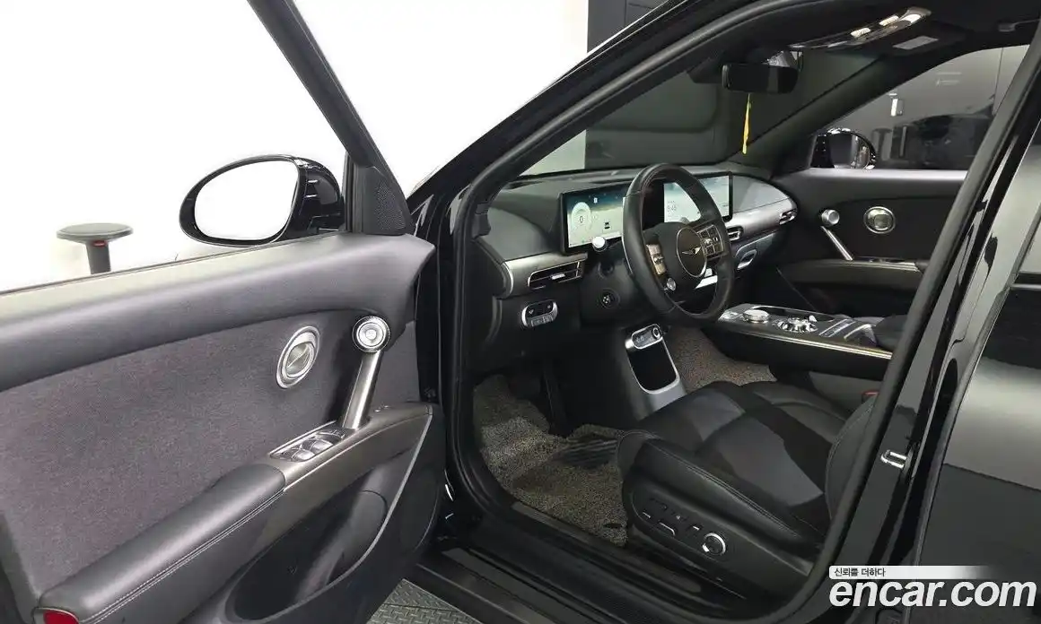 Genesis GV60 2022 0.1 автомат (гидро), фото 13
