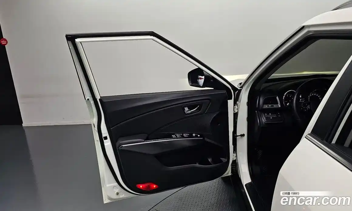 SsangYong TIBOLI 2018 1.6 автомат (гидро), фото 14