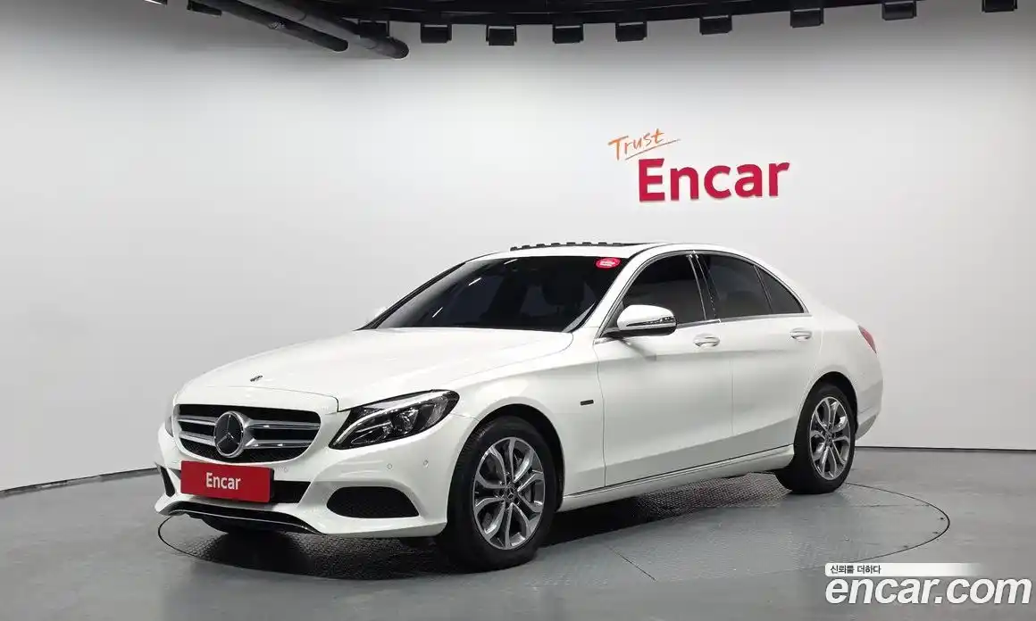 Mercedes-Benz C-Class 2018 2.0 автомат (гидро), фото 1 Mercedes-Benz C-Class 2018 2.0 автомат (гидро), фото 1