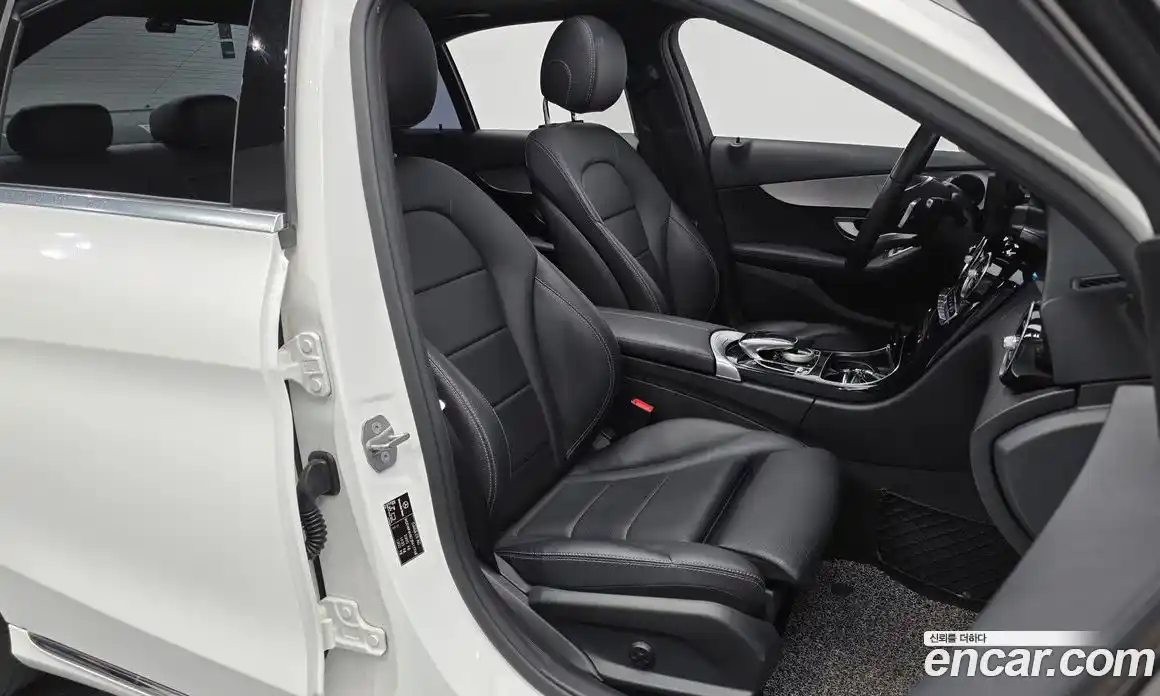 Mercedes-Benz C-Class 2018 2.0 автомат (гидро), фото 18 Mercedes-Benz C-Class 2018 2.0 автомат (гидро), фото 18