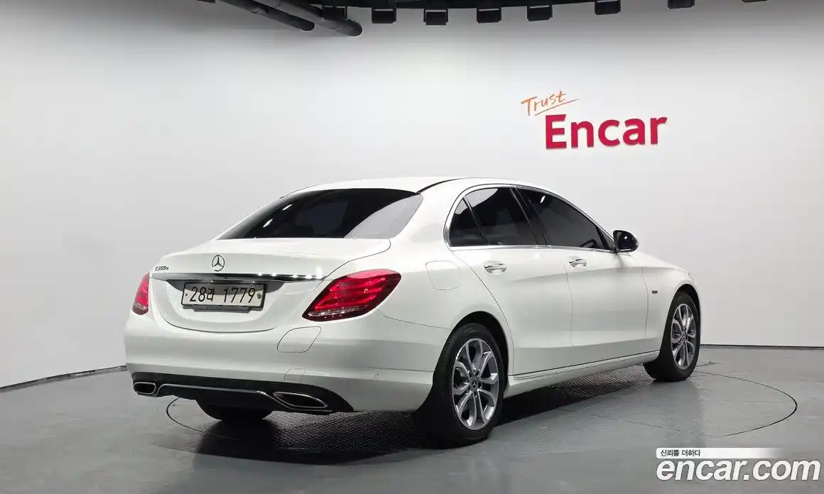 Mercedes-Benz C-Class 2018 2.0 автомат (гидро), фото 2 Mercedes-Benz C-Class 2018 2.0 автомат (гидро), фото 2