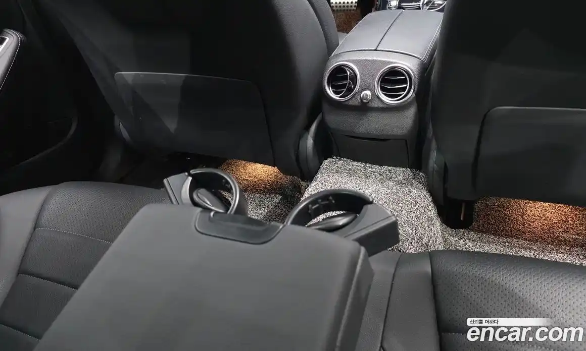 Mercedes-Benz C-Class 2018 2.0 автомат (гидро), фото 30 Mercedes-Benz C-Class 2018 2.0 автомат (гидро), фото 30