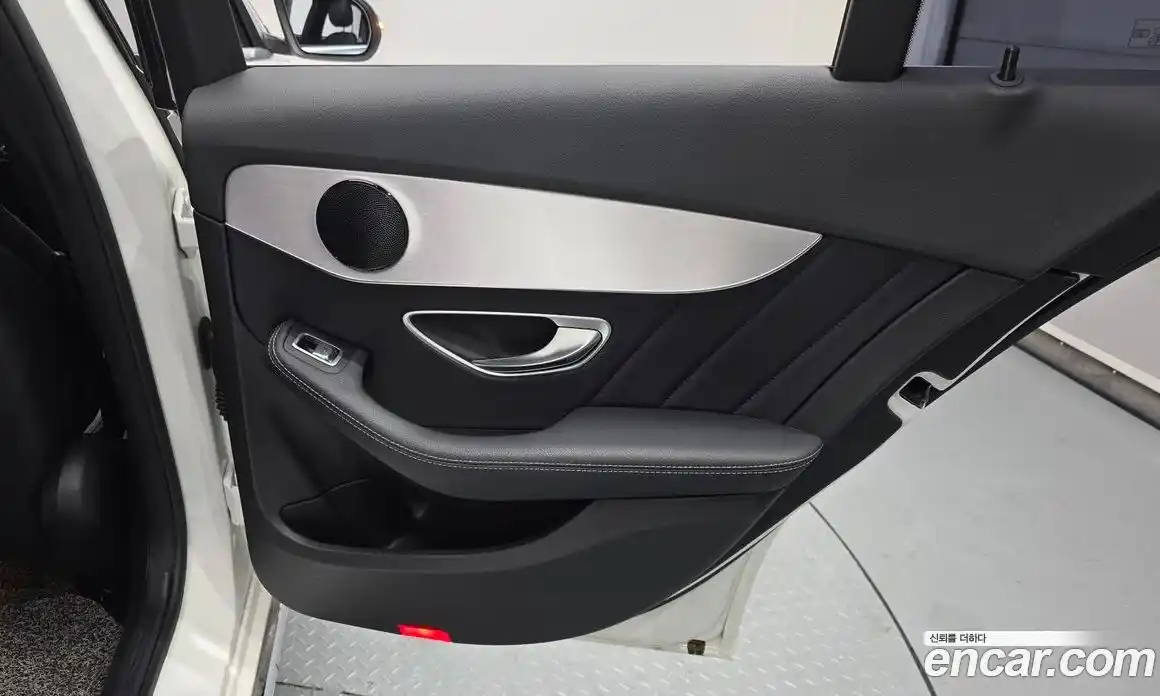 Mercedes-Benz C-Class 2018 2.0 автомат (гидро), фото 31 Mercedes-Benz C-Class 2018 2.0 автомат (гидро), фото 31