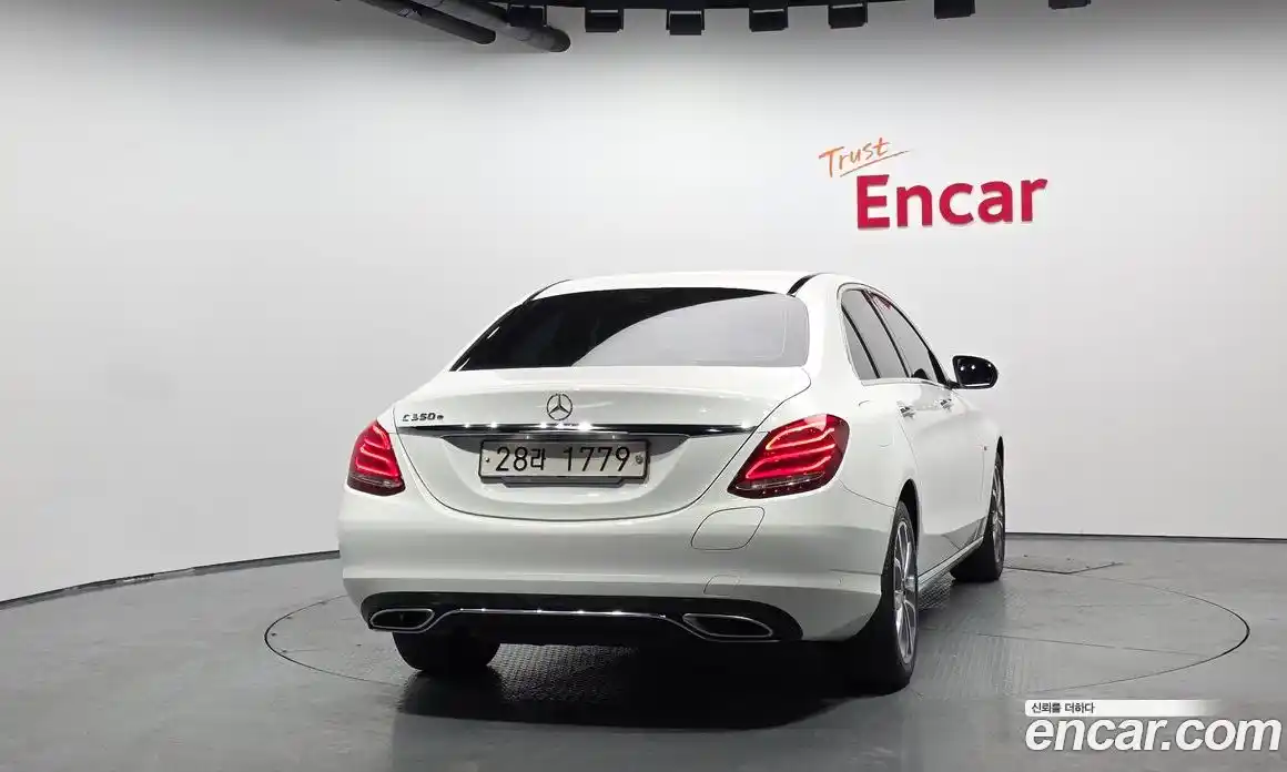 Mercedes-Benz C-Class 2018 2.0 автомат (гидро), фото 4 Mercedes-Benz C-Class 2018 2.0 автомат (гидро), фото 4