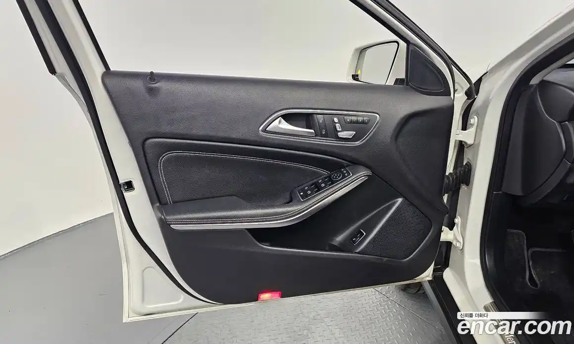 Mercedes-Benz GLA-Class 2019 2.0 гидро, фото 14 Mercedes-Benz GLA-Class 2019 2.0 гидро, фото 14