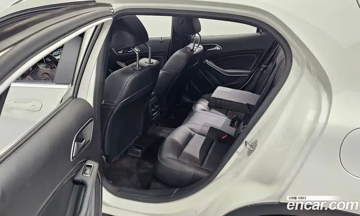 Mercedes-Benz GLA-Class 2019 2.0 гидро, фото 17 Mercedes-Benz GLA-Class 2019 2.0 гидро, фото 17
