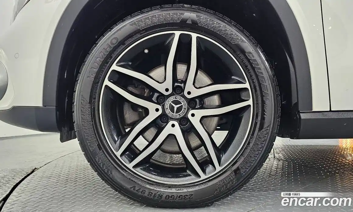 Mercedes-Benz GLA-Class 2019 2.0 гидро, фото 5 Mercedes-Benz GLA-Class 2019 2.0 гидро, фото 5