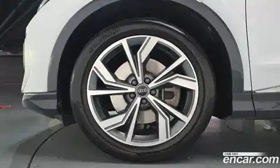 Audi Q4 e-tron 2023 0.2 автомат (гидро), миниатюра 5