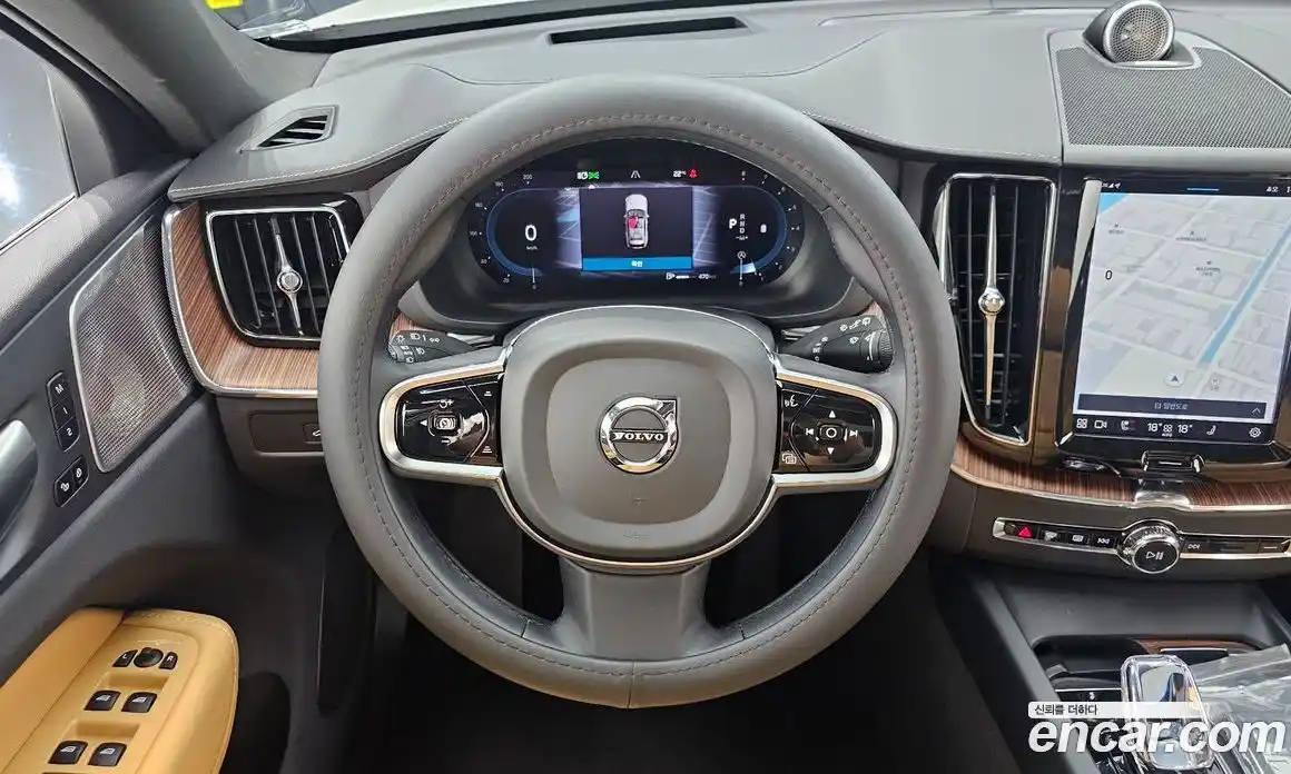 Volvo XC60 2023 2.0 автомат (гидро), фото 19