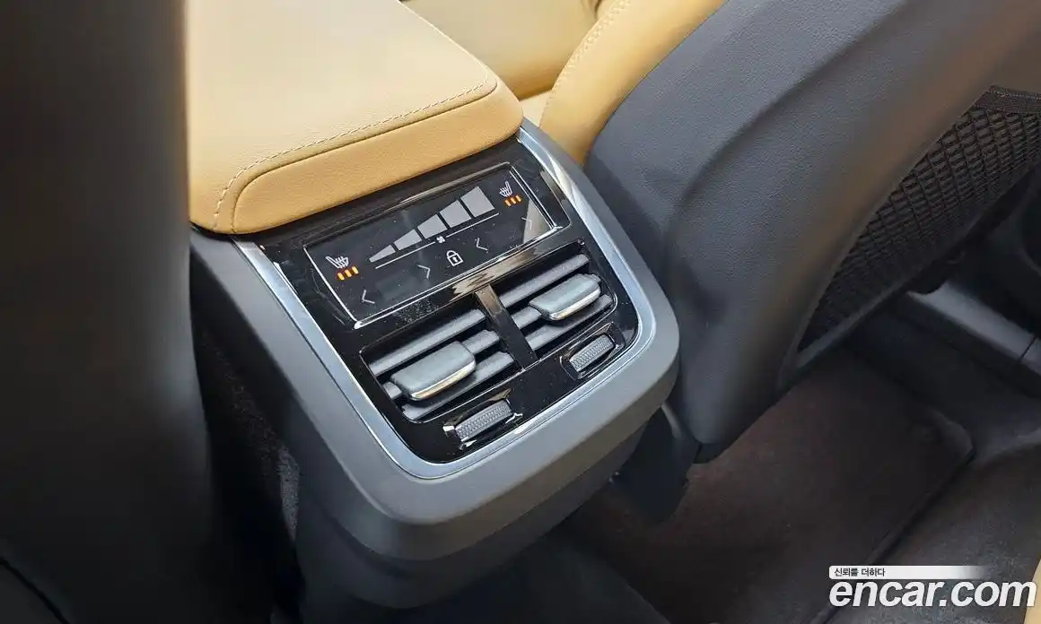 Volvo XC60 2023 2.0 автомат (гидро), фото 23
