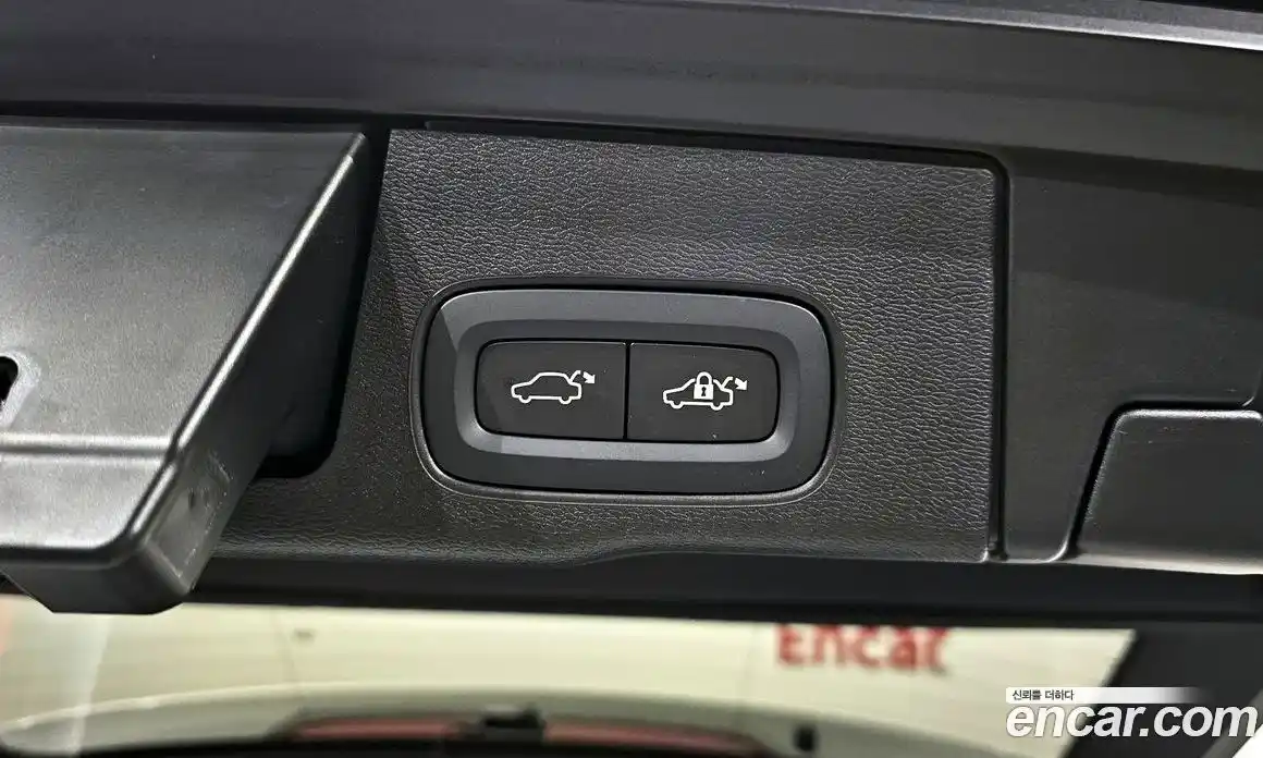 Volvo XC60 2023 2.0 автомат (гидро), фото 26
