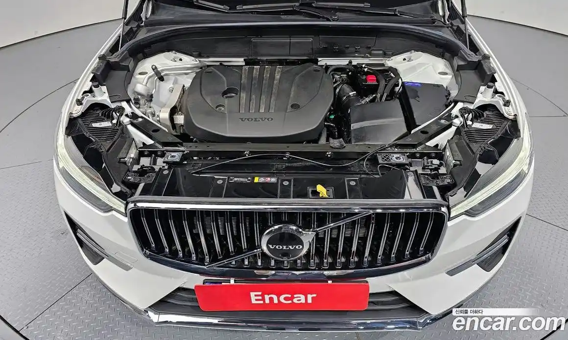 Volvo XC60 2023 2.0 автомат (гидро), фото 6