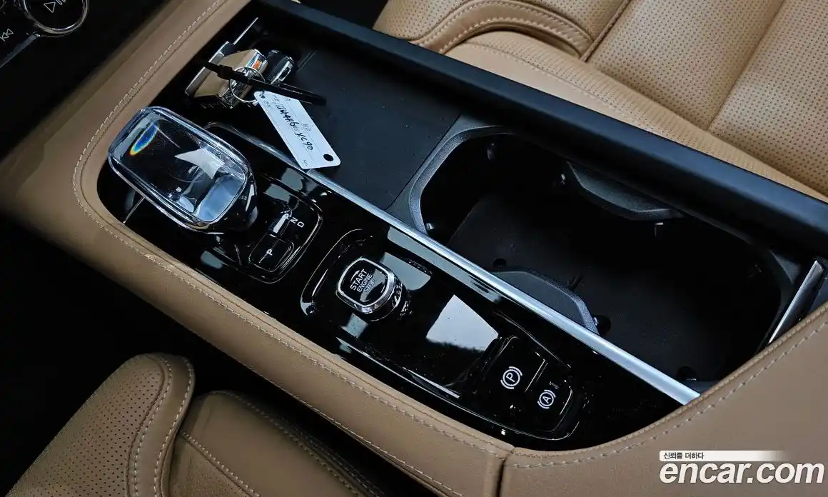 Volvo XC90 2024 2.0 автомат (гидро), фото 12