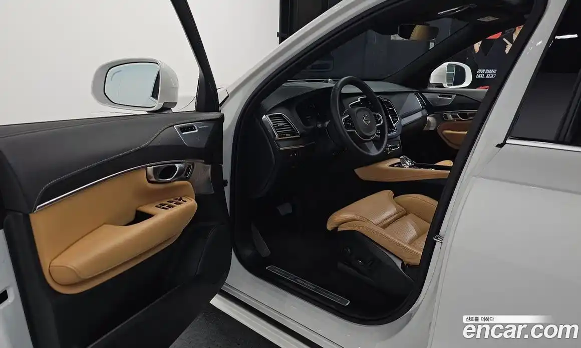 Volvo XC90 2024 2.0 автомат (гидро), фото 13